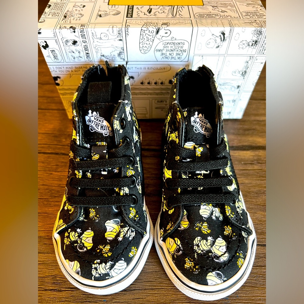 Vans high-top “Peanuts” special edition, glow in the dark Halloween shoes